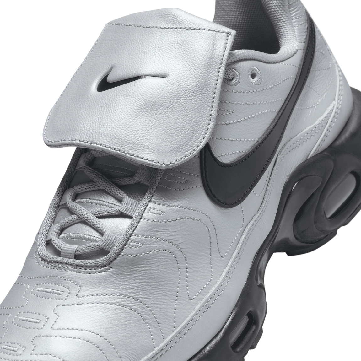 Nike Air Max Plus (Wolf Grey/Black-Metallic Silver) - Nike Air Max Plus (Wolf Grey/Black-Metallic Silver) - 